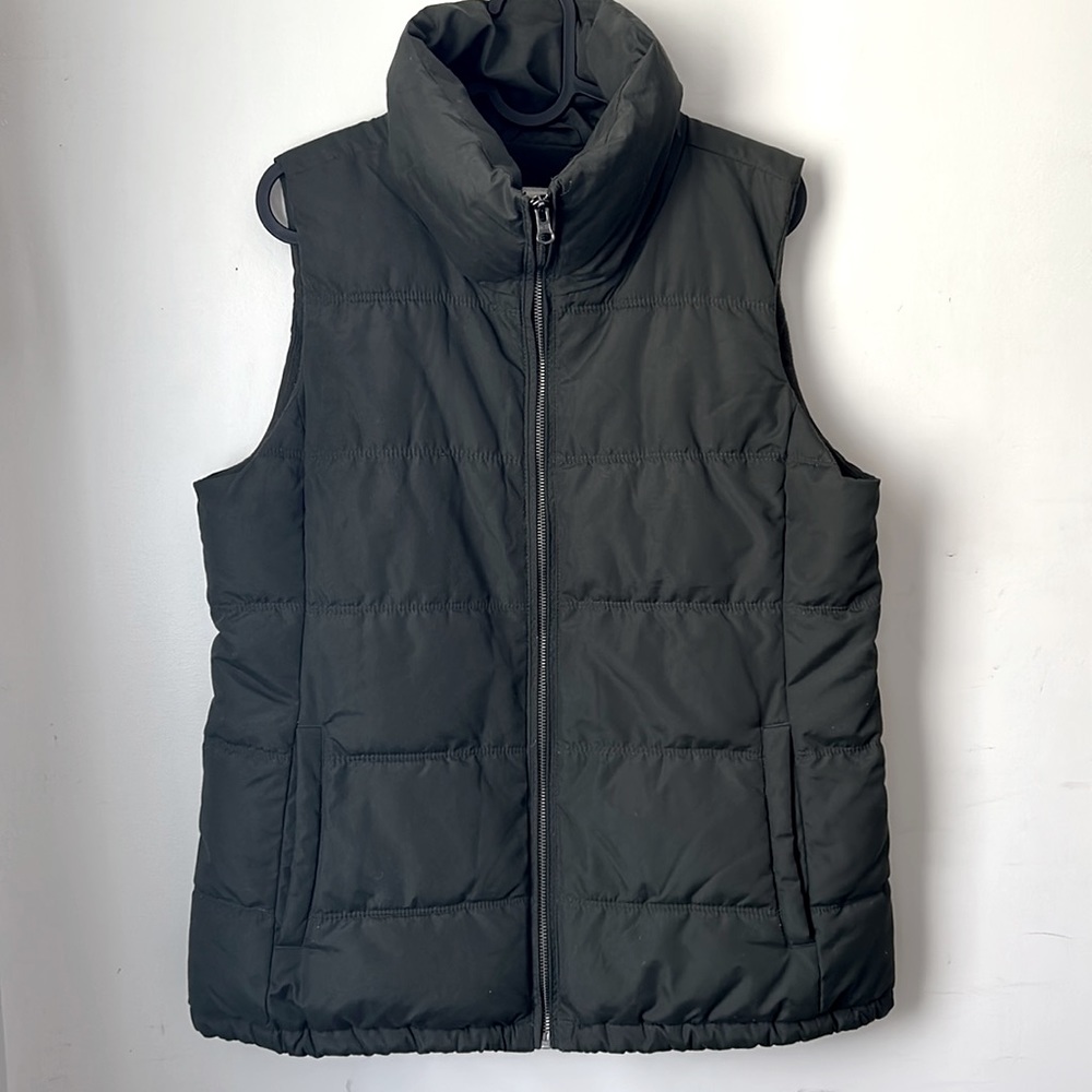 Old Navy Puffer Vest - Size Medium - Army Green